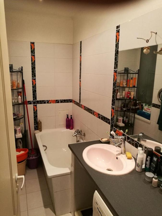 Cozy Apartment In Good Location! Riga Kültér fotó